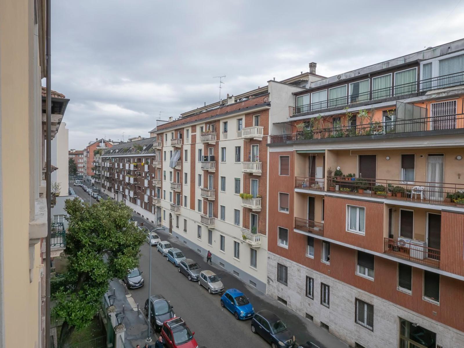 Xenia Apartments - Colorful Apartment In Fiera Area Milan Luaran gambar