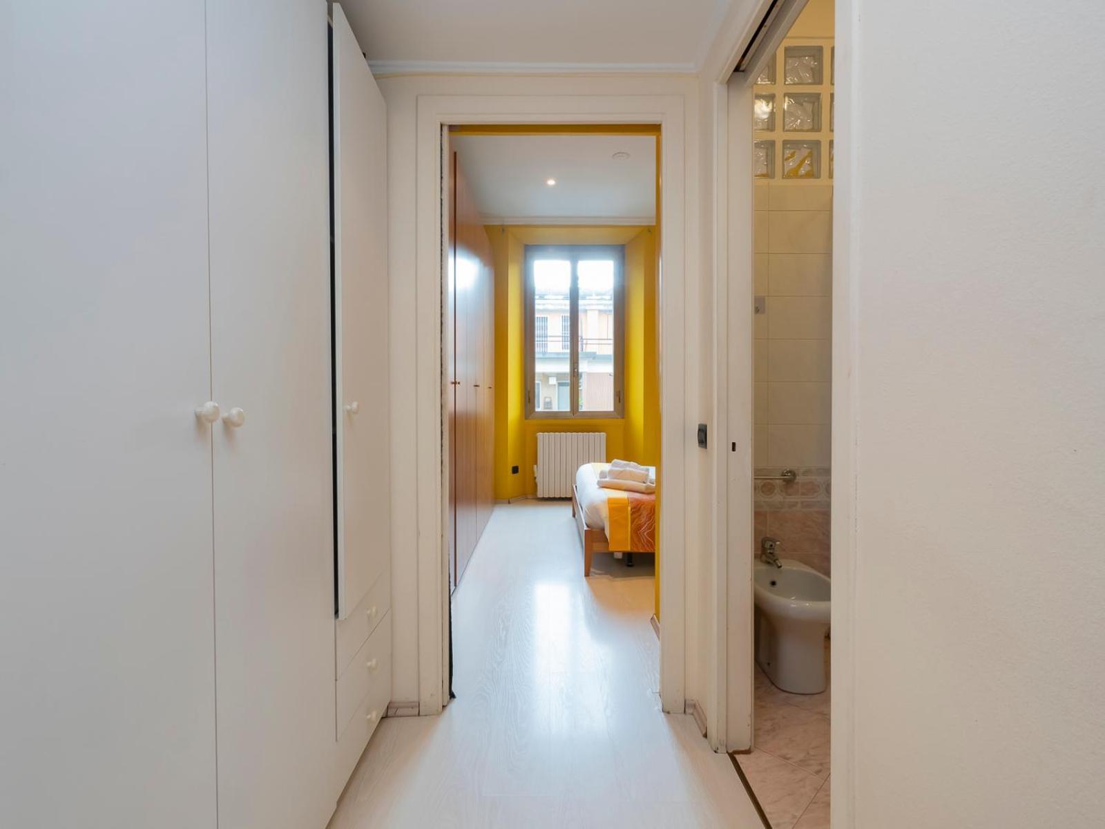 Xenia Apartments - Colorful Apartment In Fiera Area Milan Luaran gambar